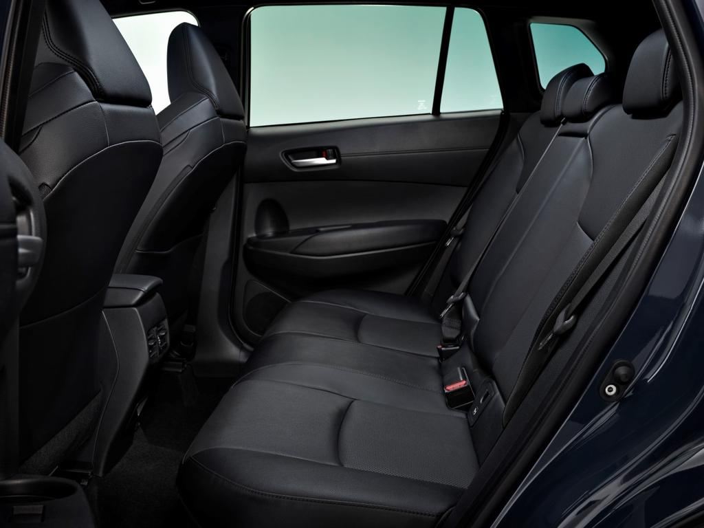 Toyota_Corolla Cross_18007_59685.webp